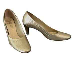 Vintage 1970s ColorMate Intermezzo Gold Metallic Pumps Sz 7 AA Narrow w/ Box